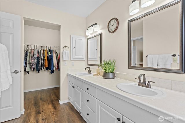 2372 S 284th Court, Federal Way, WA 98003