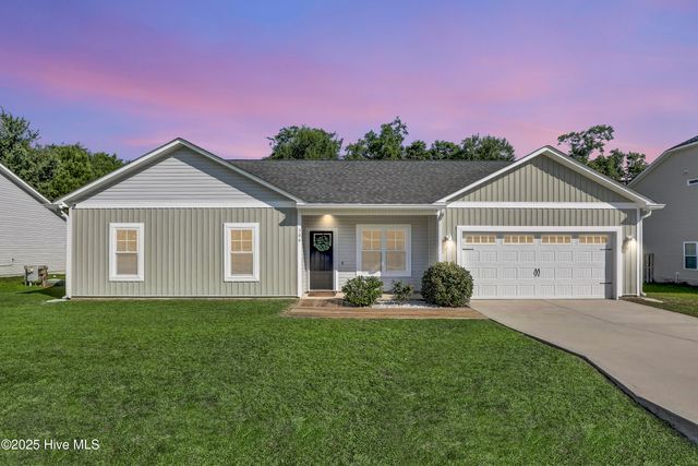 306 Holbrook Lane, Hubert, NC 28539