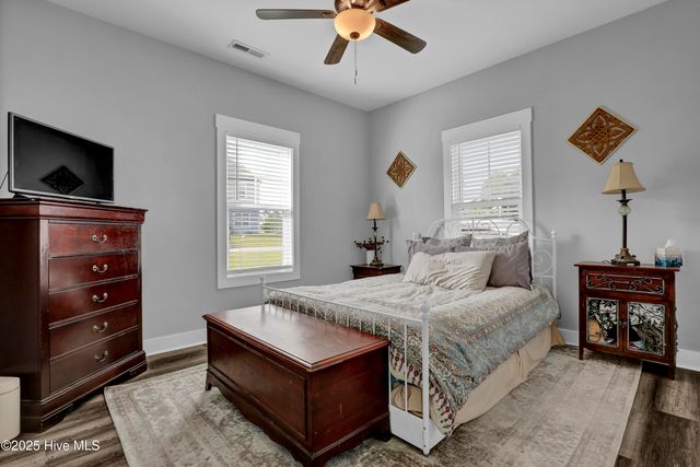 306 Holbrook Lane, Hubert, NC 28539