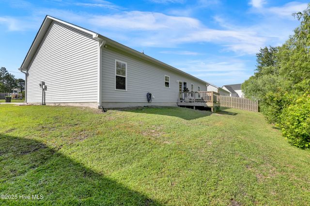 306 Holbrook Lane, Hubert, NC 28539