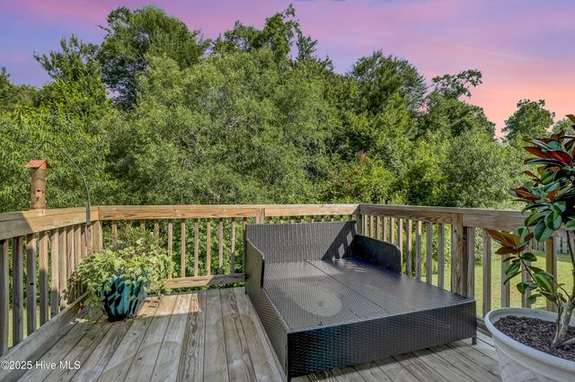 306 Holbrook Lane, Hubert, NC 28539