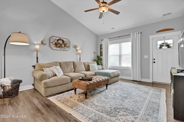 306 Holbrook Lane, Hubert, NC 28539