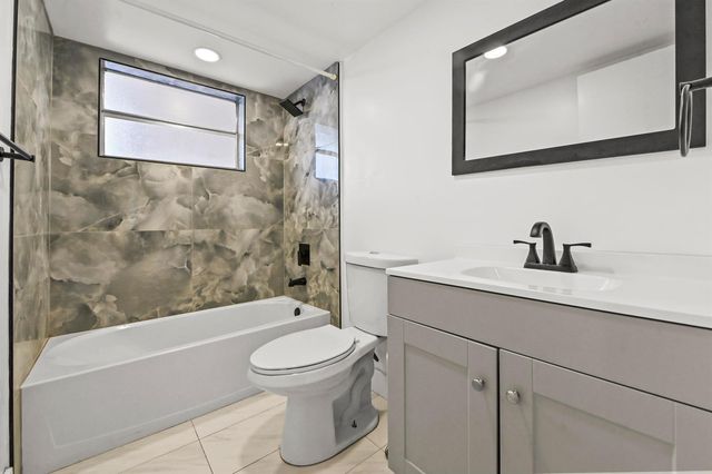 7020 Nova Drive 207d, Davie, FL 33317