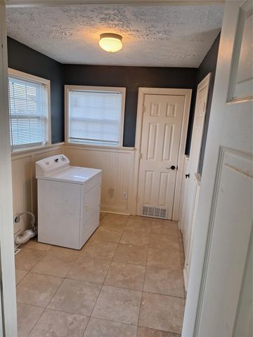 2043 Alta Vista Street, Houston, TX 77023