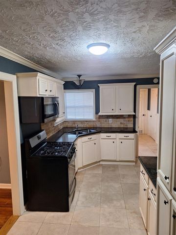 2043 Alta Vista Street, Houston, TX 77023