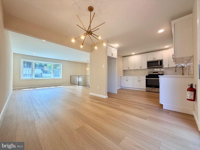 806 SUNSET DR, Somerdale, NJ 08083