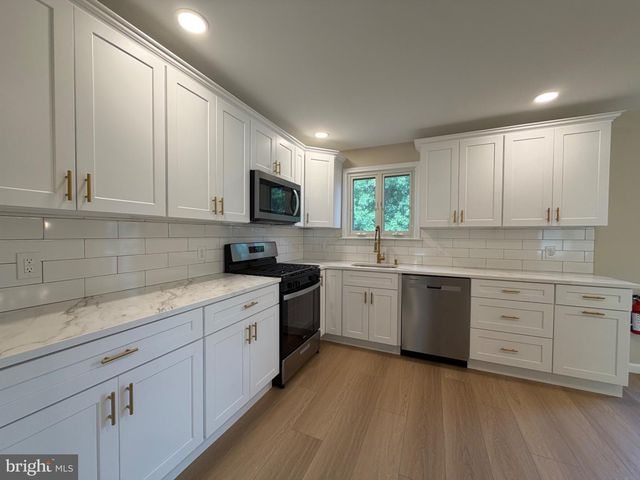 806 SUNSET DR, Somerdale, NJ 08083
