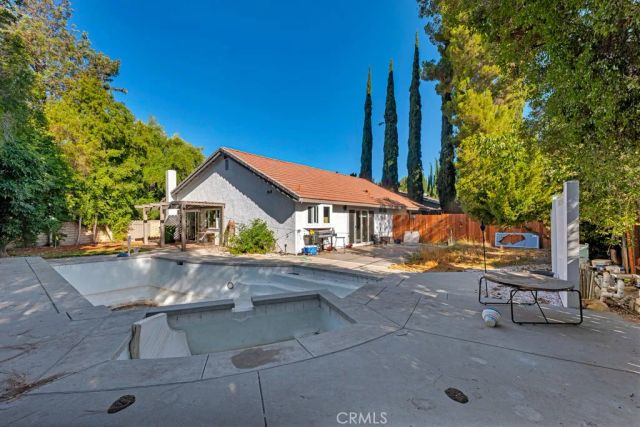 10122 Jovita Avenue, Chatsworth, CA 91311