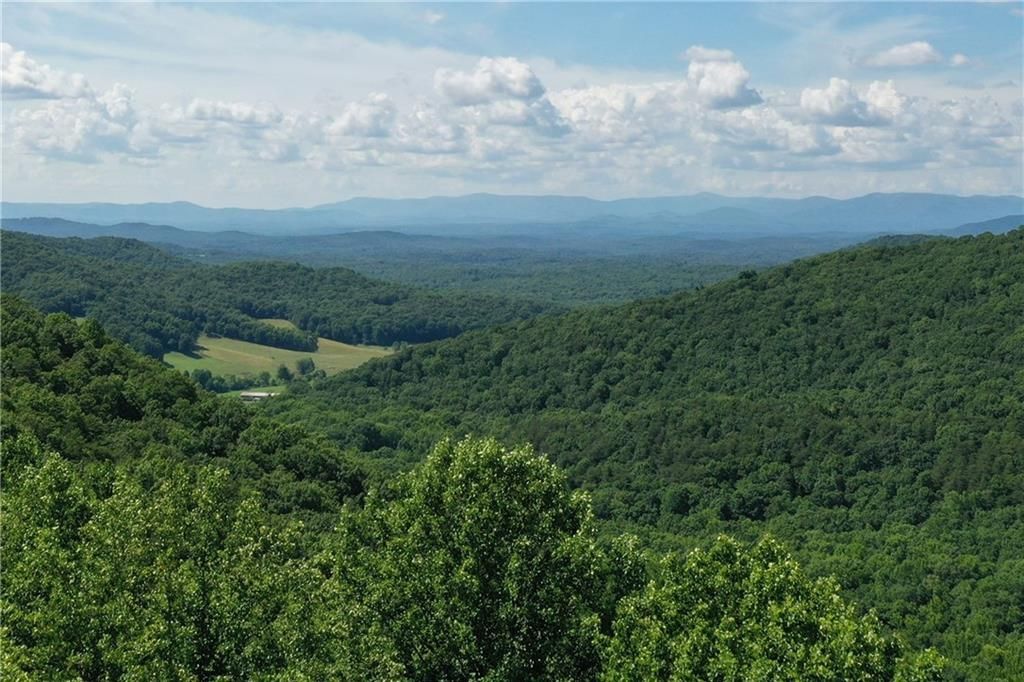 270r Stone Cliff Drive, Ellijay, GA 30536