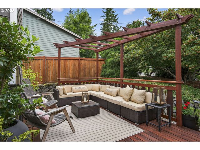11514 Sw 45TH Ave, Portland, OR 97219