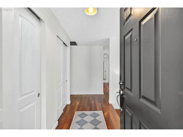 11514 Sw 45TH Ave, Portland, OR 97219