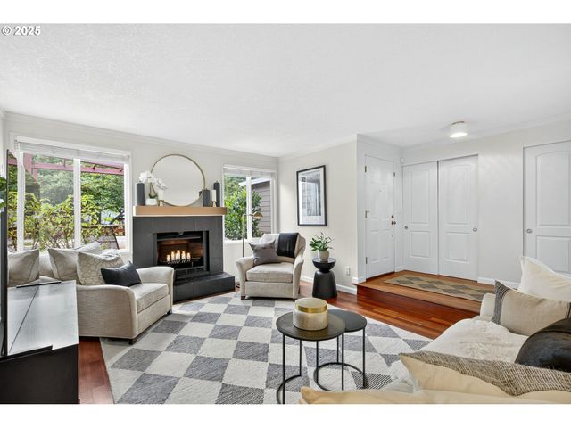 11514 Sw 45TH Ave, Portland, OR 97219
