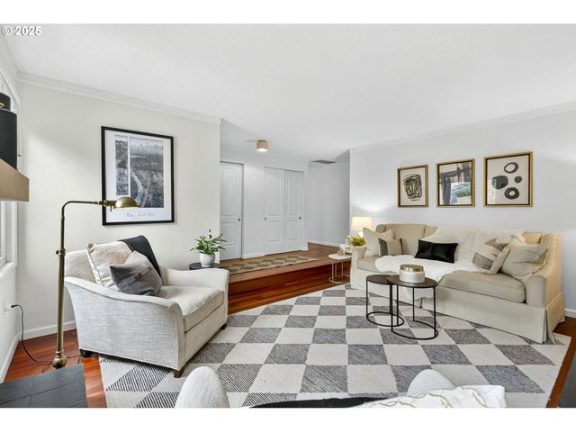 11514 Sw 45TH Ave, Portland, OR 97219