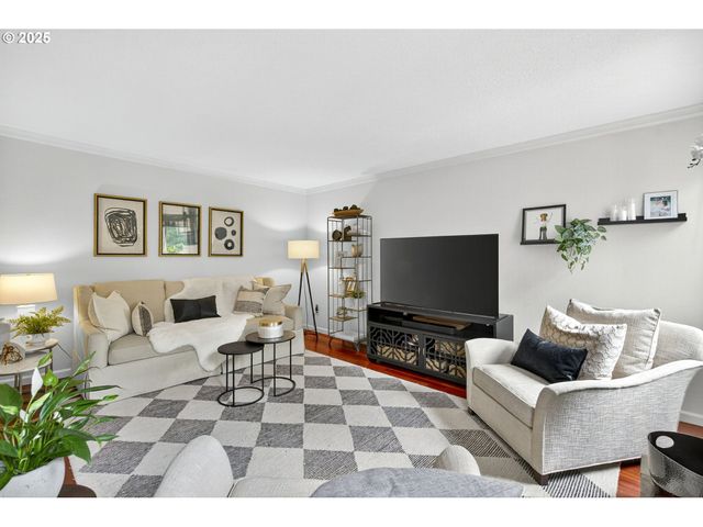 11514 Sw 45TH Ave, Portland, OR 97219