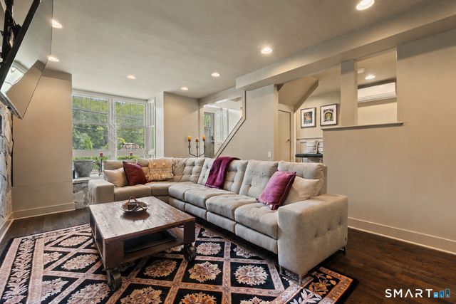 316 Valley Road, Greenwich, CT 06807