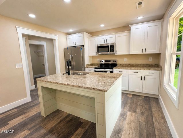 404 4 Winds Way, Jefferson City, TN 37760