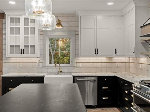 139 Newland St, Norton, MA 02766