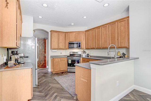 5622 OSPREY PARK PLACE, Lithia, FL 33547