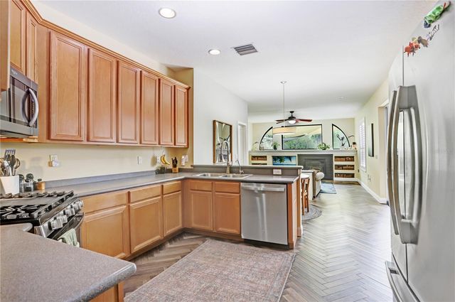 5622 OSPREY PARK PLACE, Lithia, FL 33547