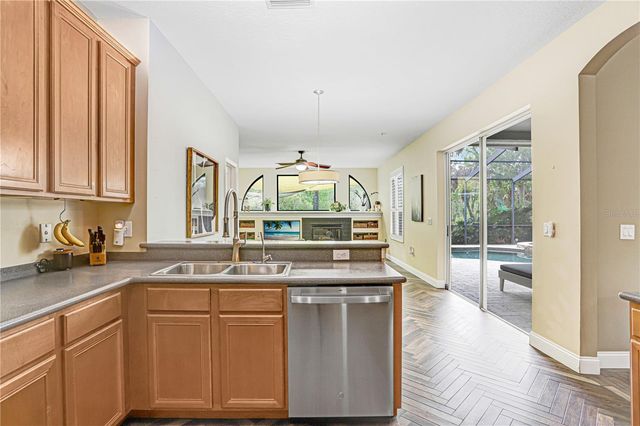 5622 OSPREY PARK PLACE, Lithia, FL 33547