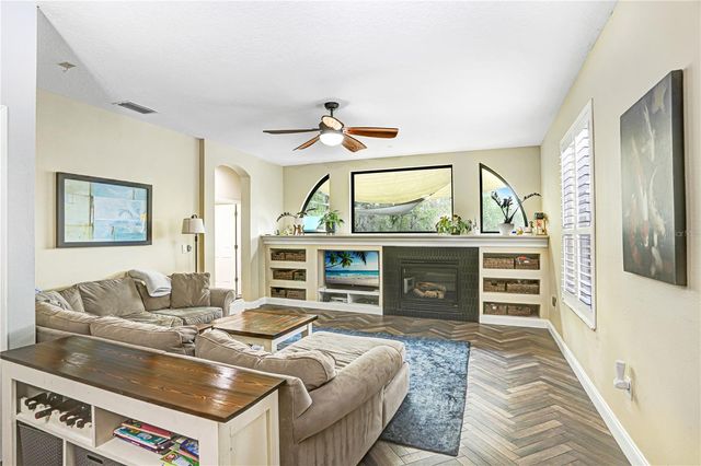 5622 OSPREY PARK PLACE, Lithia, FL 33547