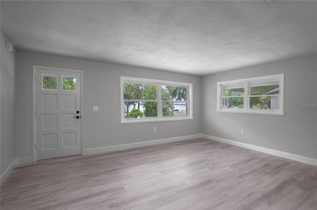 8 S OSCEOLA STREET, Beverly Hills, FL 34465