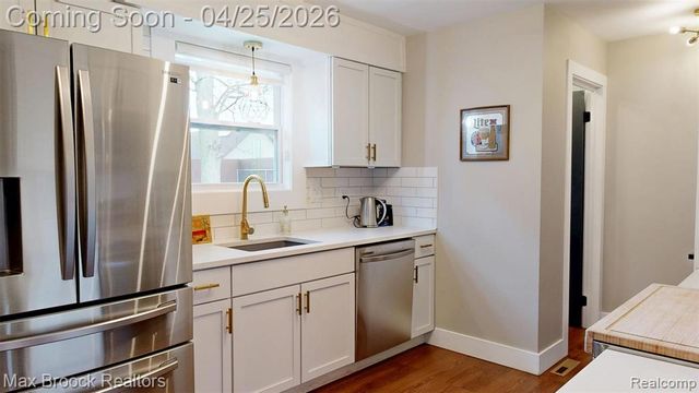 8040 Garwood Drive, Saginaw, MI 48609