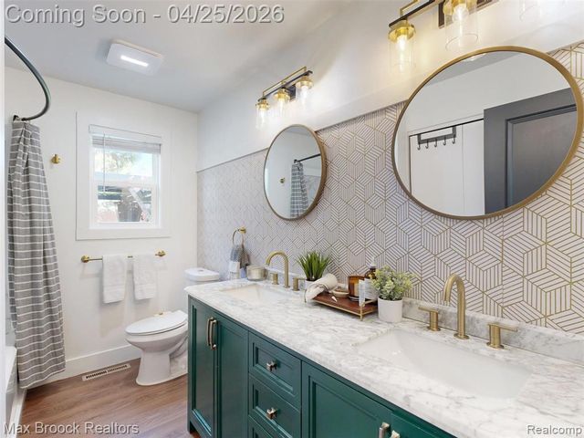 8040 Garwood Drive, Saginaw, MI 48609