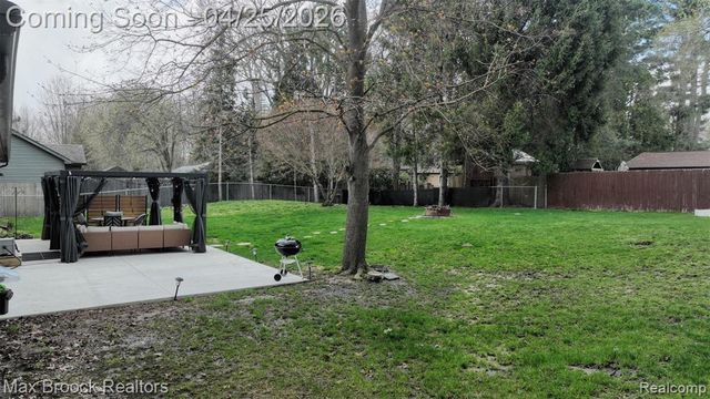 8040 Garwood Drive, Saginaw, MI 48609