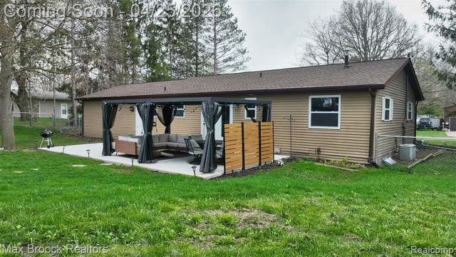 8040 Garwood Drive, Saginaw, MI 48609