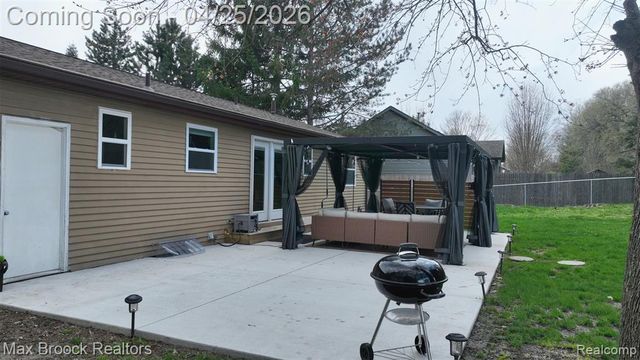 8040 Garwood Drive, Saginaw, MI 48609