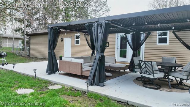 8040 Garwood Drive, Saginaw, MI 48609