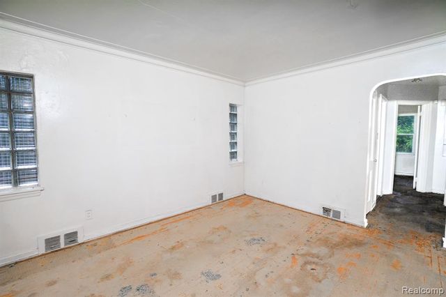 4224 W Davison, Detroit, MI 48238