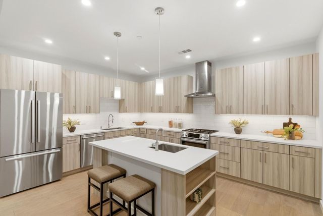 908 woodside, Redwood City, CA 94061
