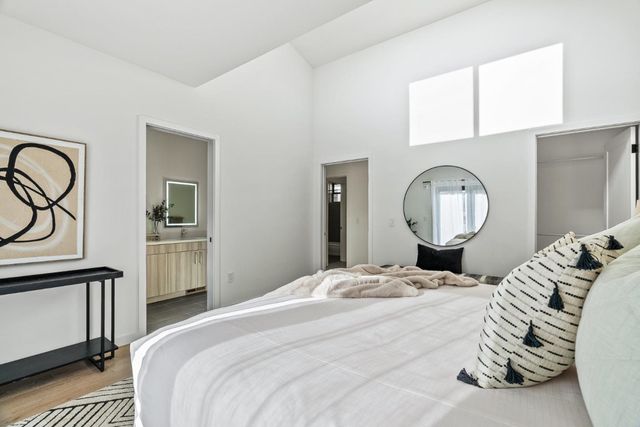 908 woodside, Redwood City, CA 94061