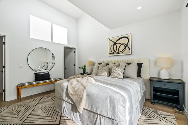 908 woodside, Redwood City, CA 94061