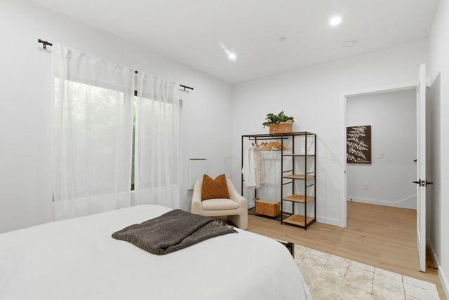 908 woodside, Redwood City, CA 94061