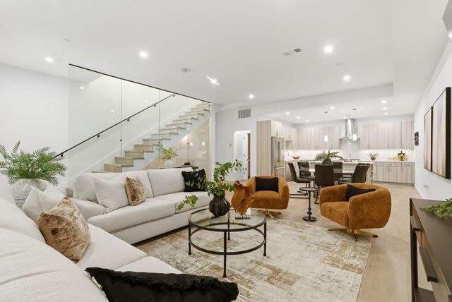 908 woodside, Redwood City, CA 94061
