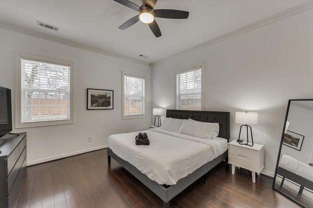 909 Elsbeth Street, Dallas, TX 75208