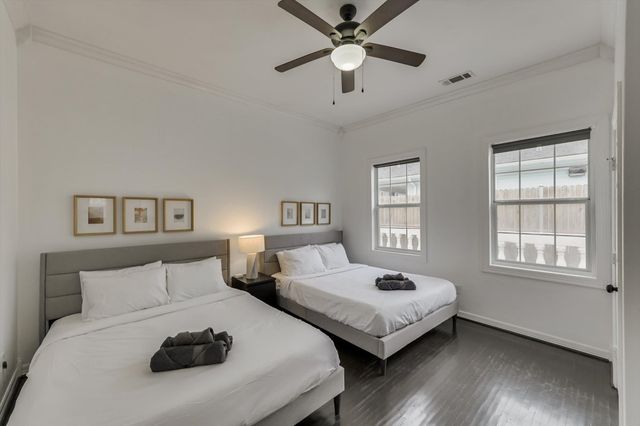 909 Elsbeth Street, Dallas, TX 75208