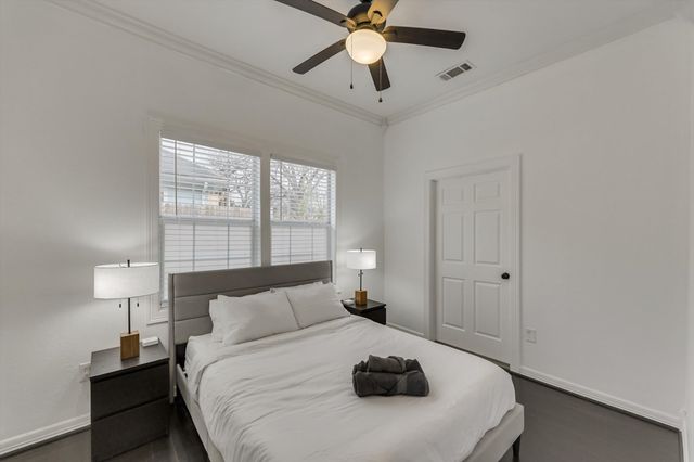 909 Elsbeth Street, Dallas, TX 75208