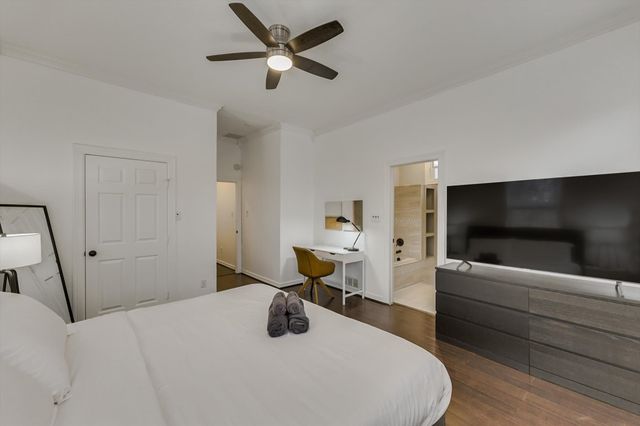 909 Elsbeth Street, Dallas, TX 75208