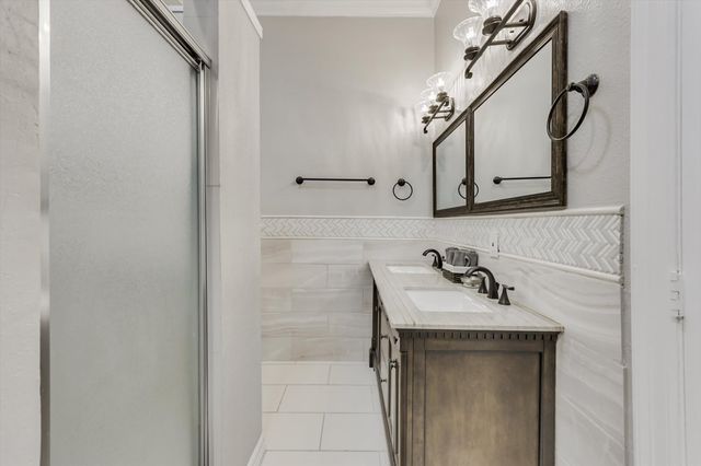 909 Elsbeth Street, Dallas, TX 75208