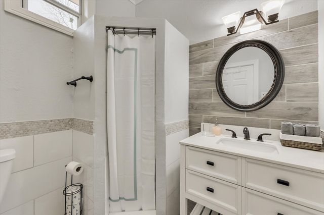 909 Elsbeth Street, Dallas, TX 75208