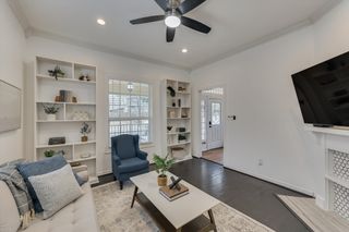 909 Elsbeth Street, Dallas, TX 75208