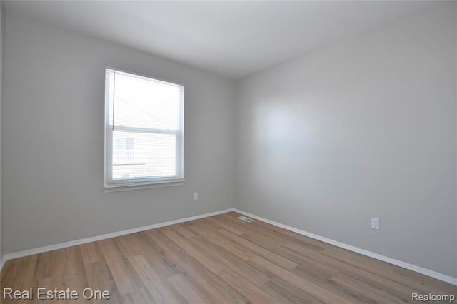 1527 Mariner Drive, Walled Lake, MI 48390