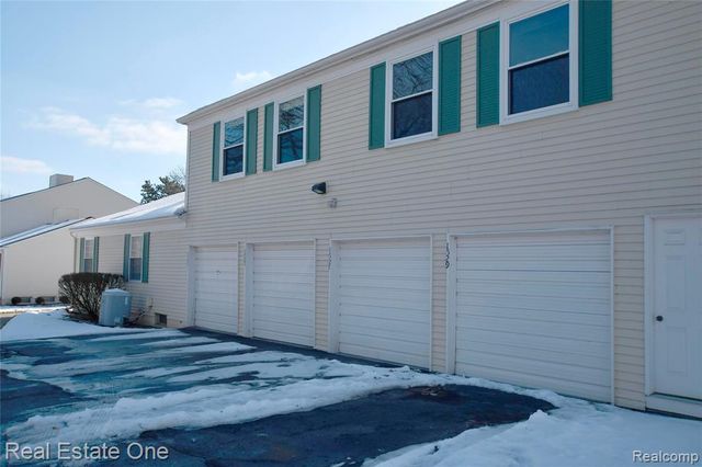 1527 Mariner Drive, Walled Lake, MI 48390