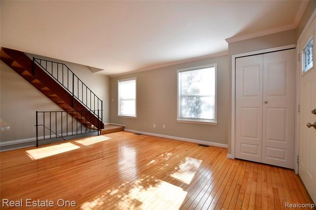1527 Mariner Drive, Walled Lake, MI 48390