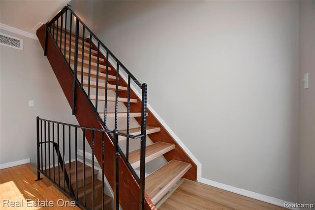 1527 Mariner Drive, Walled Lake, MI 48390