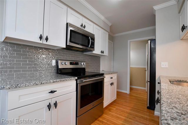 1527 Mariner Drive, Walled Lake, MI 48390